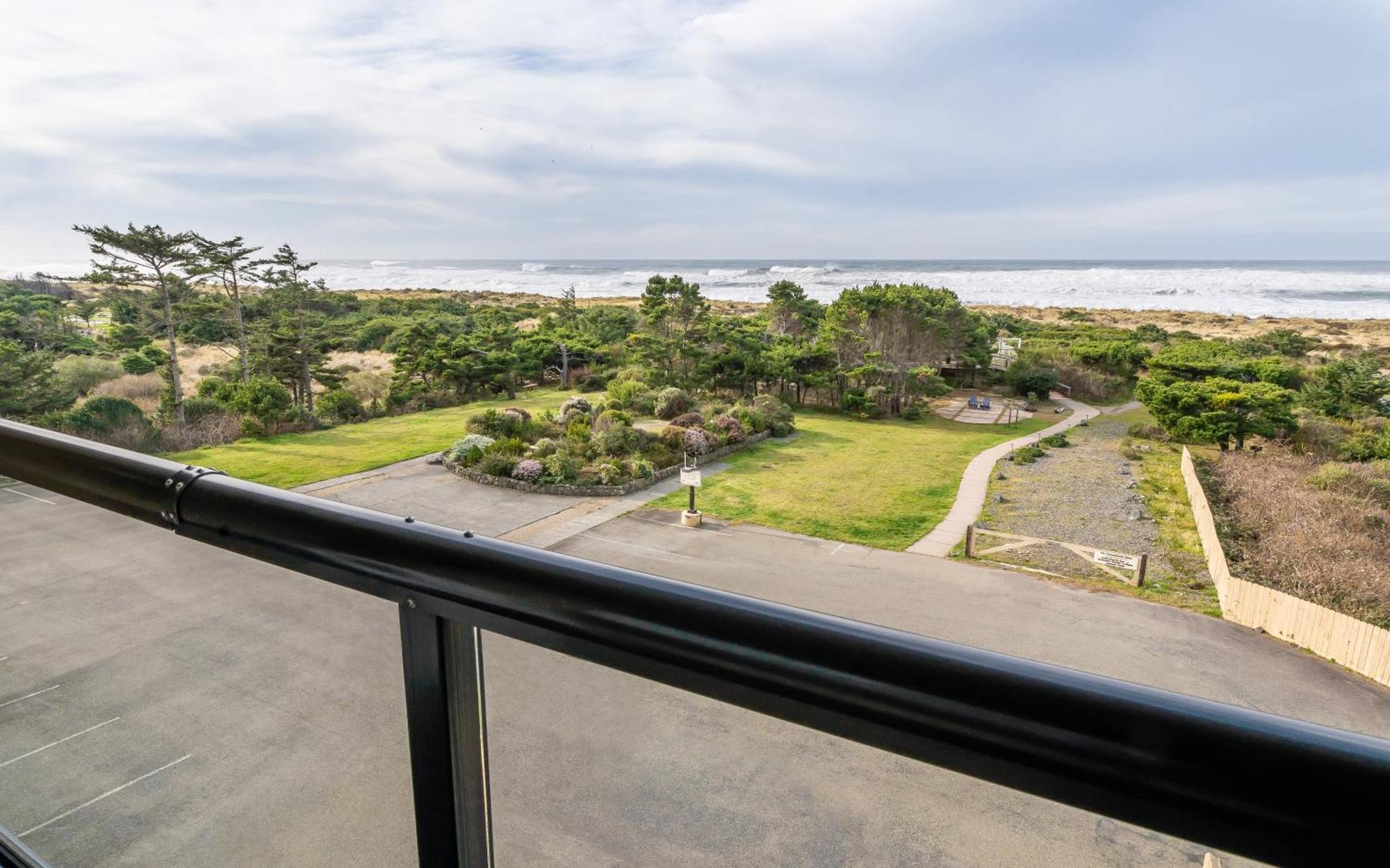 Gold Beach Inn Екстериор снимка