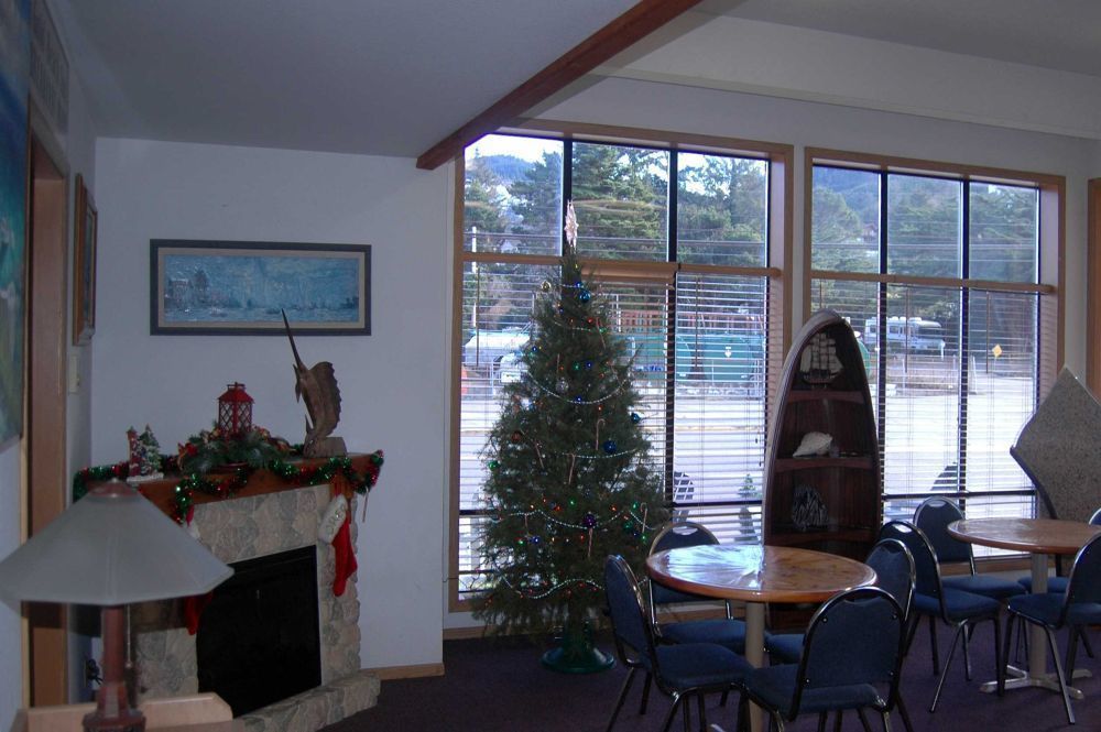 Gold Beach Inn Екстериор снимка