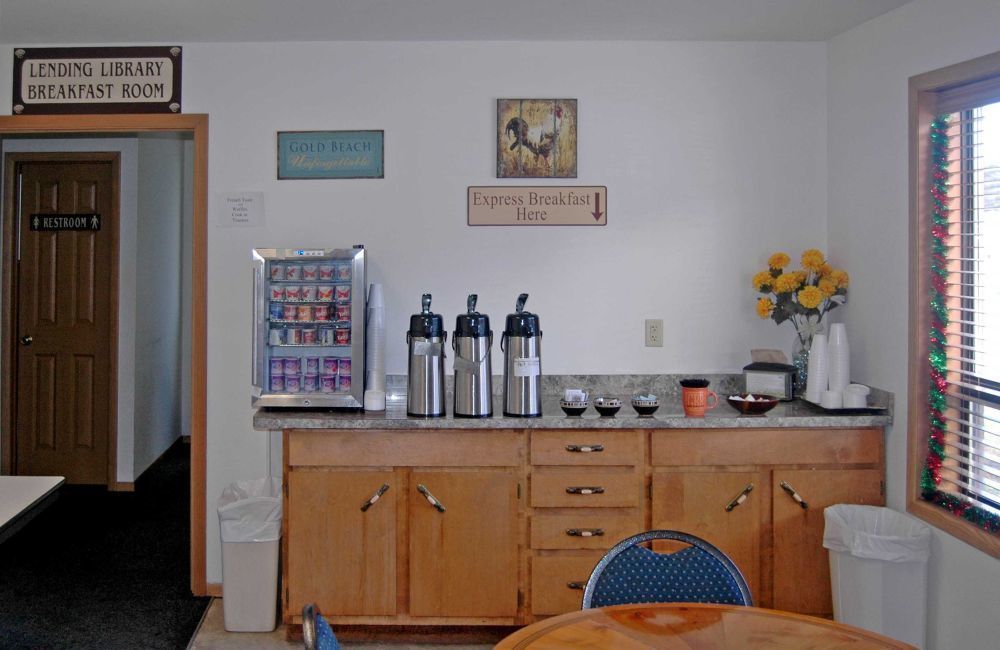 Gold Beach Inn Екстериор снимка
