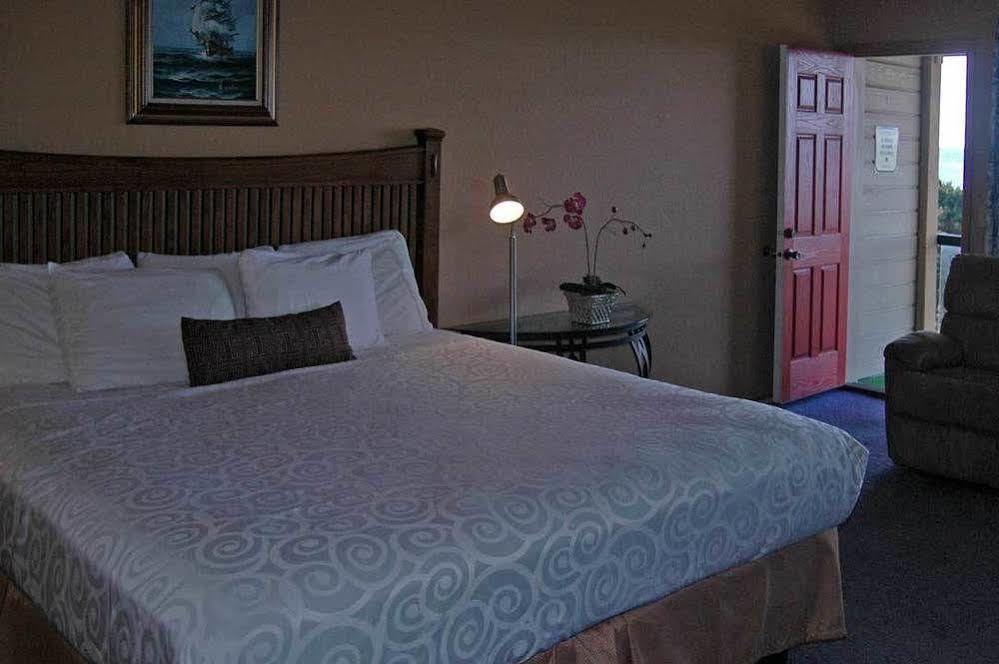 Gold Beach Inn Екстериор снимка